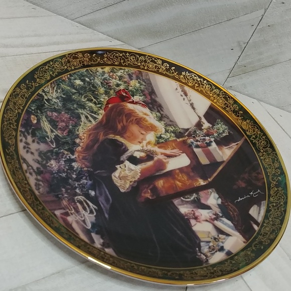 Limited Edition Victorian Christmas Dear Santa Numbered Decorative Plate - Picture 3 of 4